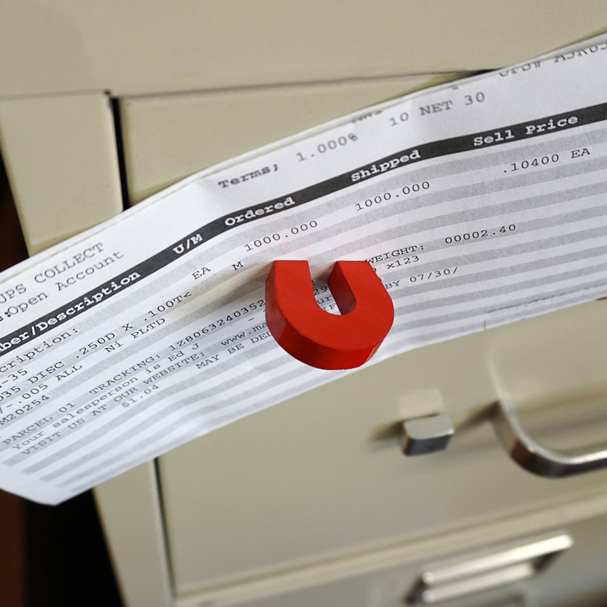 Load image into Gallery viewer, 07279 Alnico Horseshoe Magnet with Keeper - Holding Paperwork On a File Cabinet