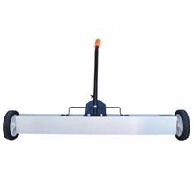 Load image into Gallery viewer, 07643 Magnetic Floor Sweeper with Quick Release - Front View