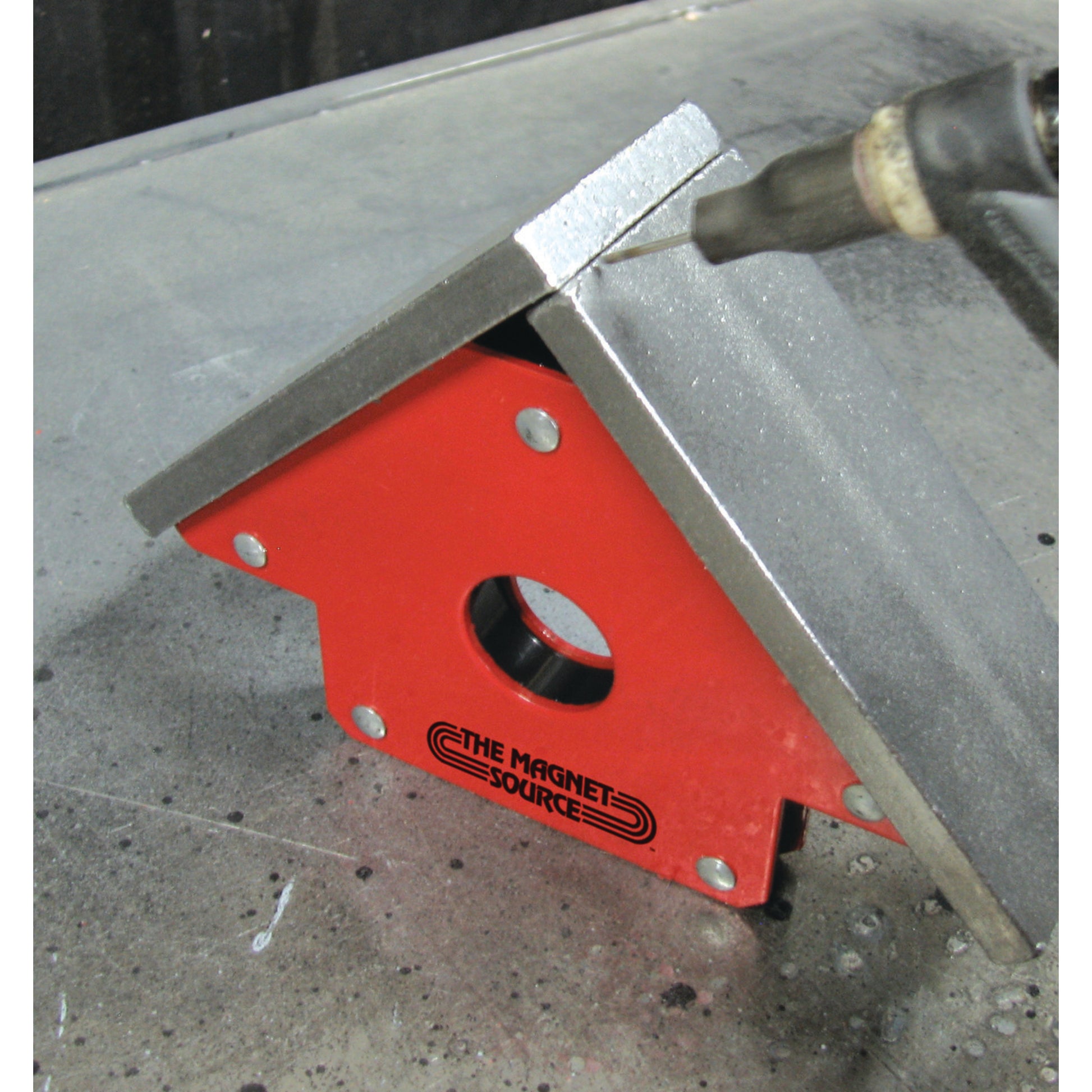 Load image into Gallery viewer, WMA50 Magnetic Welding Angle Arrow - In Use