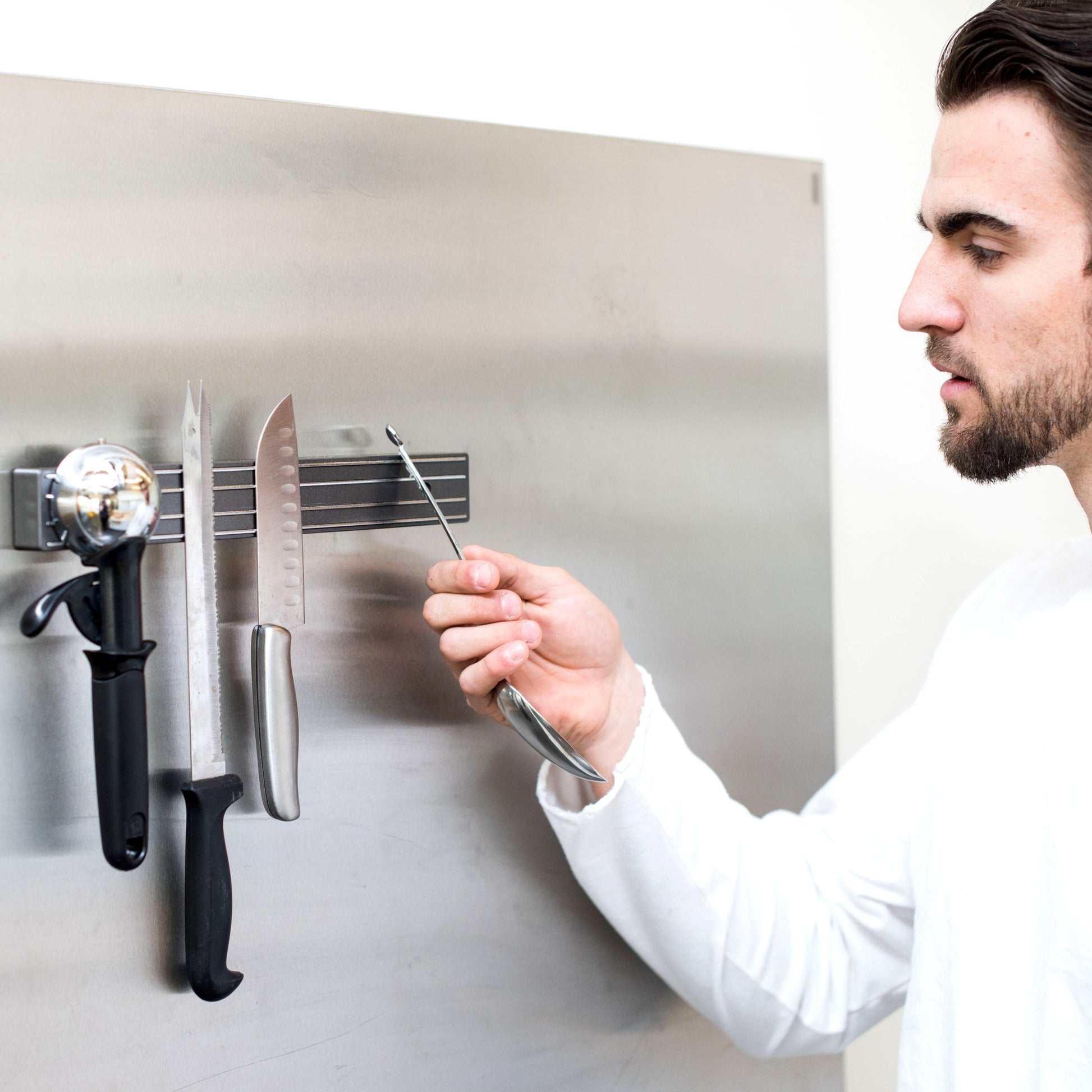 Load image into Gallery viewer, 07577 12&quot; Magnetic Tool Bar¸ Magnetic Mount - In Use