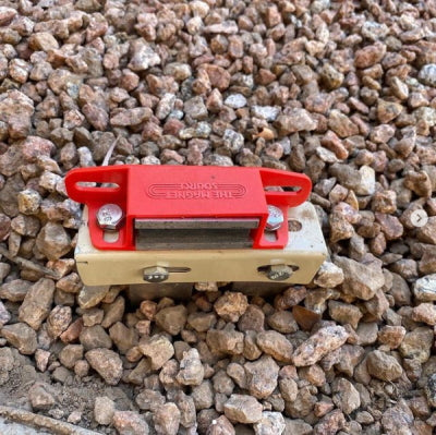 “Always had trouble with my wood/metal gate closing anytime there was a light wind. So I took the universal latch magnet and bolted to a homemade stake base in order to keep my gate open when going in and out.”⁣ - Customer Review