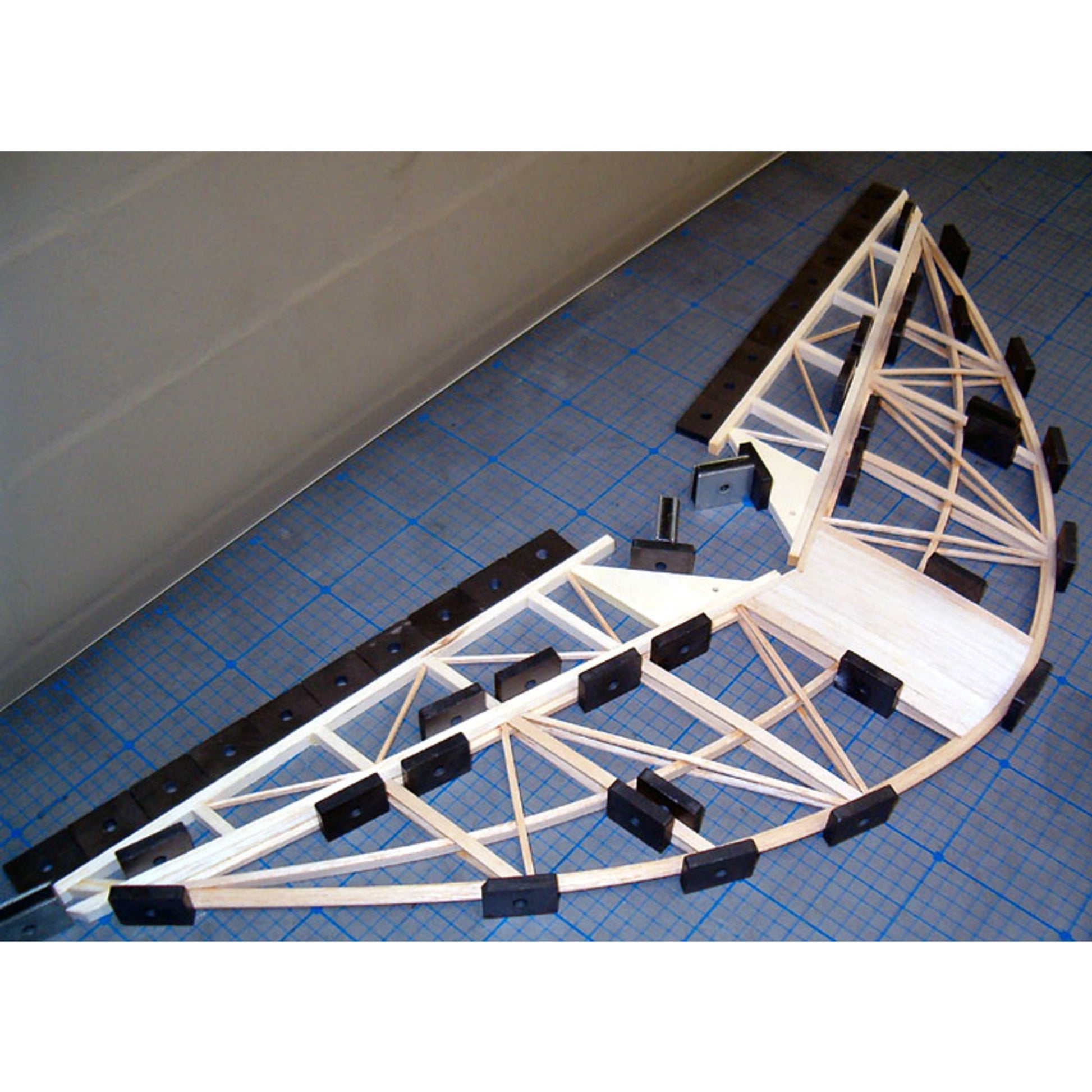 Load image into Gallery viewer, CA41LWH Ceramic Latch Magnet Assembly - In Use View
