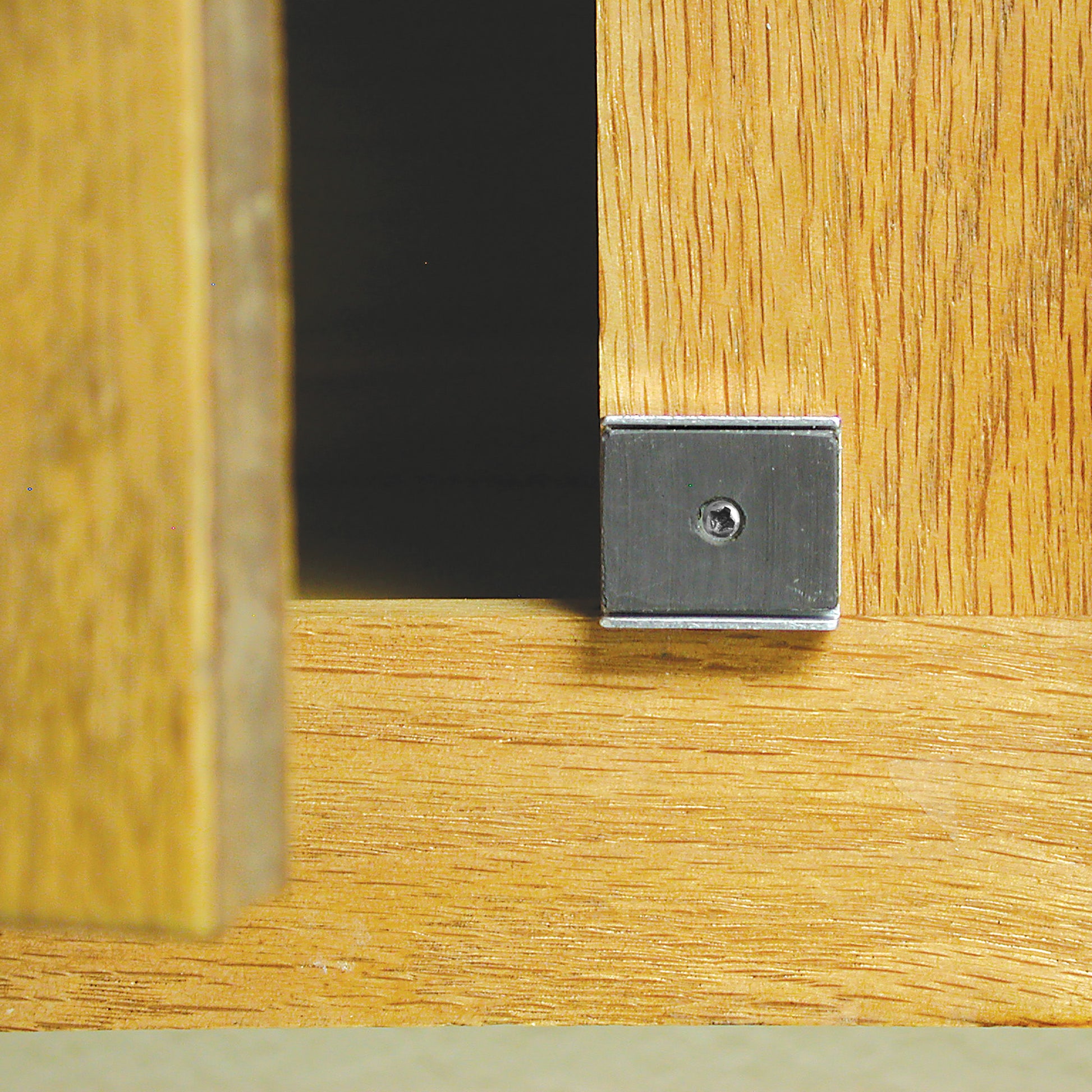 Load image into Gallery viewer, 07220 Ceramic Latch Magnet Channel Assemblies (2pk) - In Use