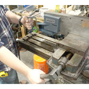 M480C Ceramic Magnetic Gripper with Quick Release - In Use
