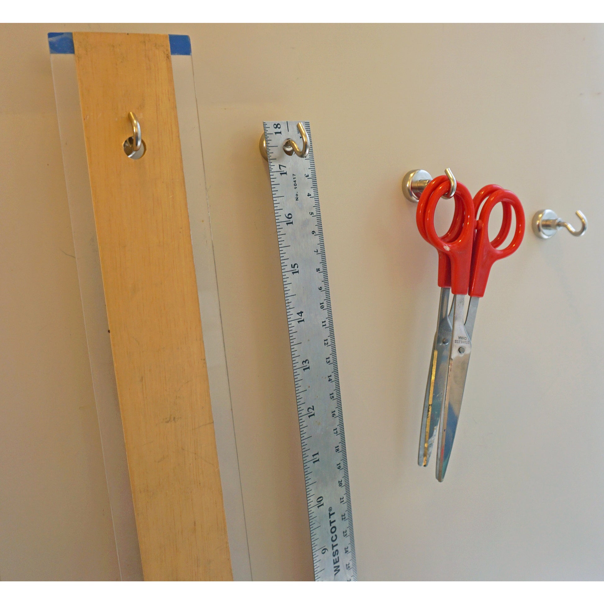 Load image into Gallery viewer, NACK078 Grade 42 Neodymium Magnetic Hook - In Use