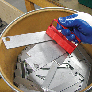 HM100 Handle Magnet - In Use