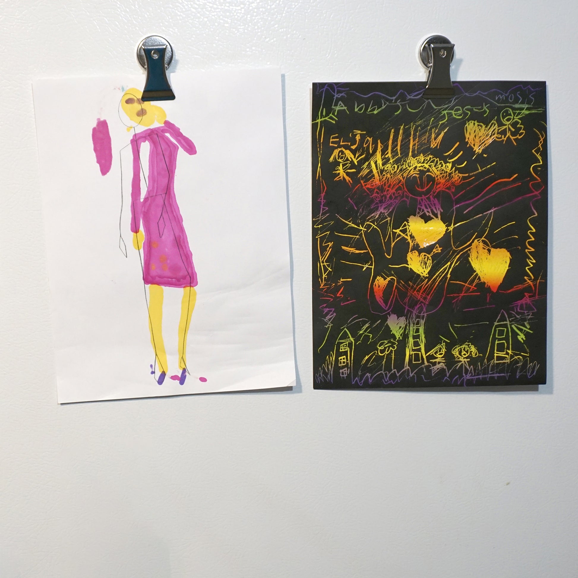 Load image into Gallery viewer, MHMC030 Handy Clips™ Magnetic Metal Clip - In Use