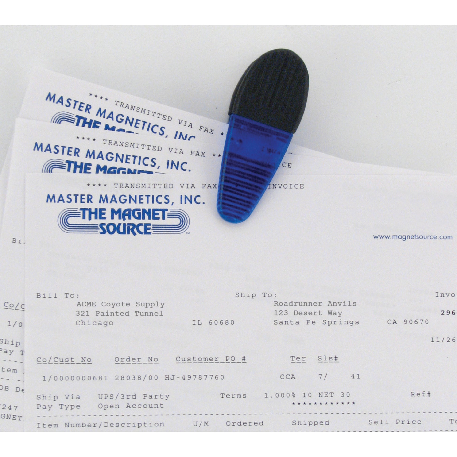 Load image into Gallery viewer, 07506 Large Neodymium Magnetic Clips (2pk, Blue) - In Use