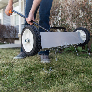 07543 Magnetic Floor Sweeper with Quick Release - In Use