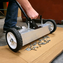Load image into Gallery viewer, 07543 Magnetic Floor Sweeper with Quick Release - In Use