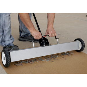 07643 Magnetic Floor Sweeper with Quick Release - Sweeping Sidewalk