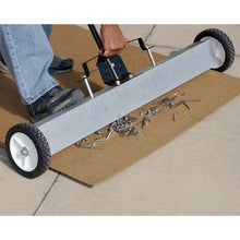 Load image into Gallery viewer, 07643 Magnetic Floor Sweeper with Quick Release - Sweeping Sidewalk