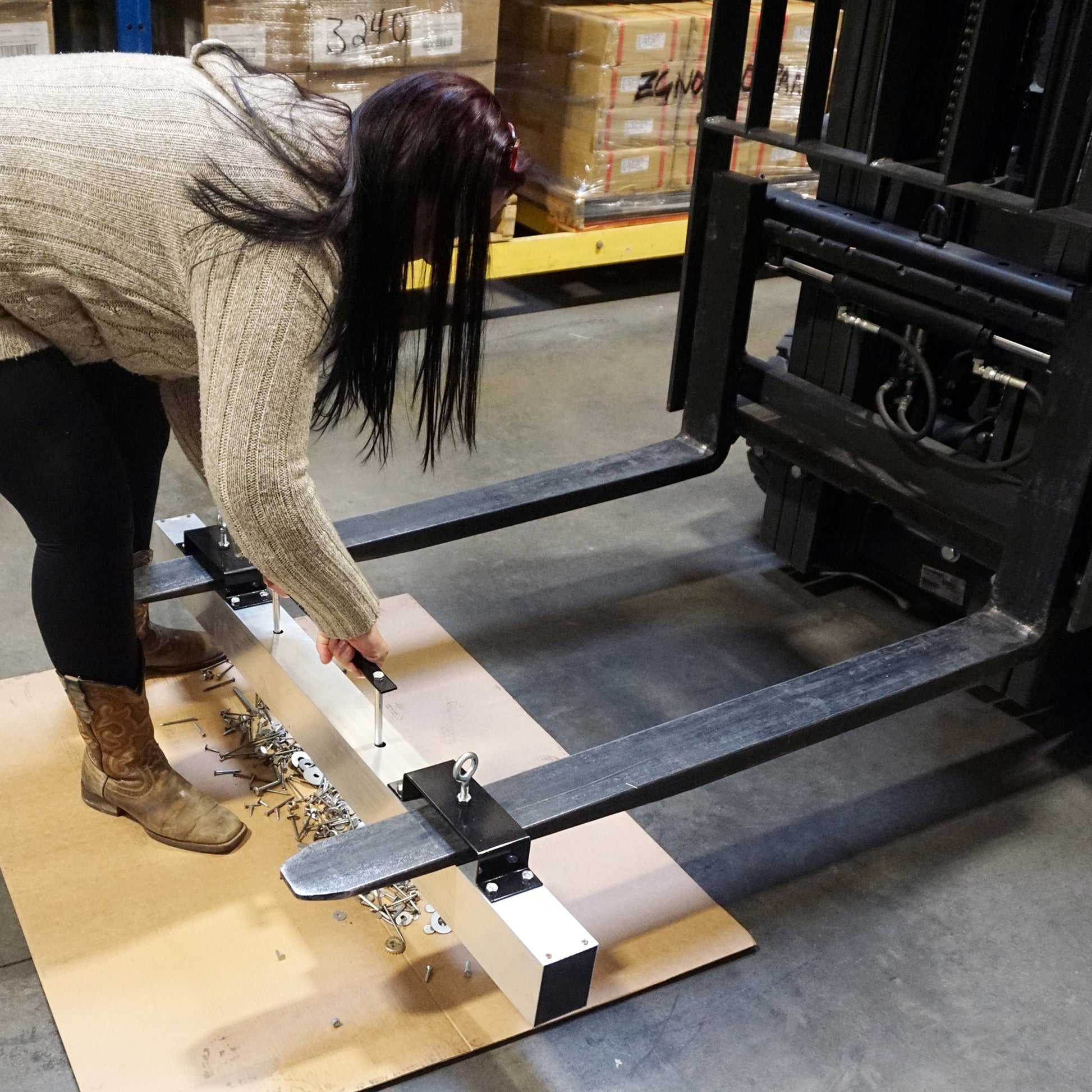 Load image into Gallery viewer, MRHS48RXC Magnetic Floor Sweeper with Quick Release - In Use