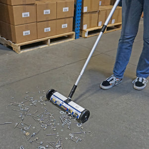 07294 Magnetic Mini Sweeper™ with Quick Release - Demonstration of How to Use