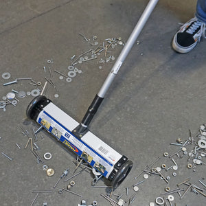 07294 Magnetic Mini Sweeper™ with Quick Release - In Use - Demonstration