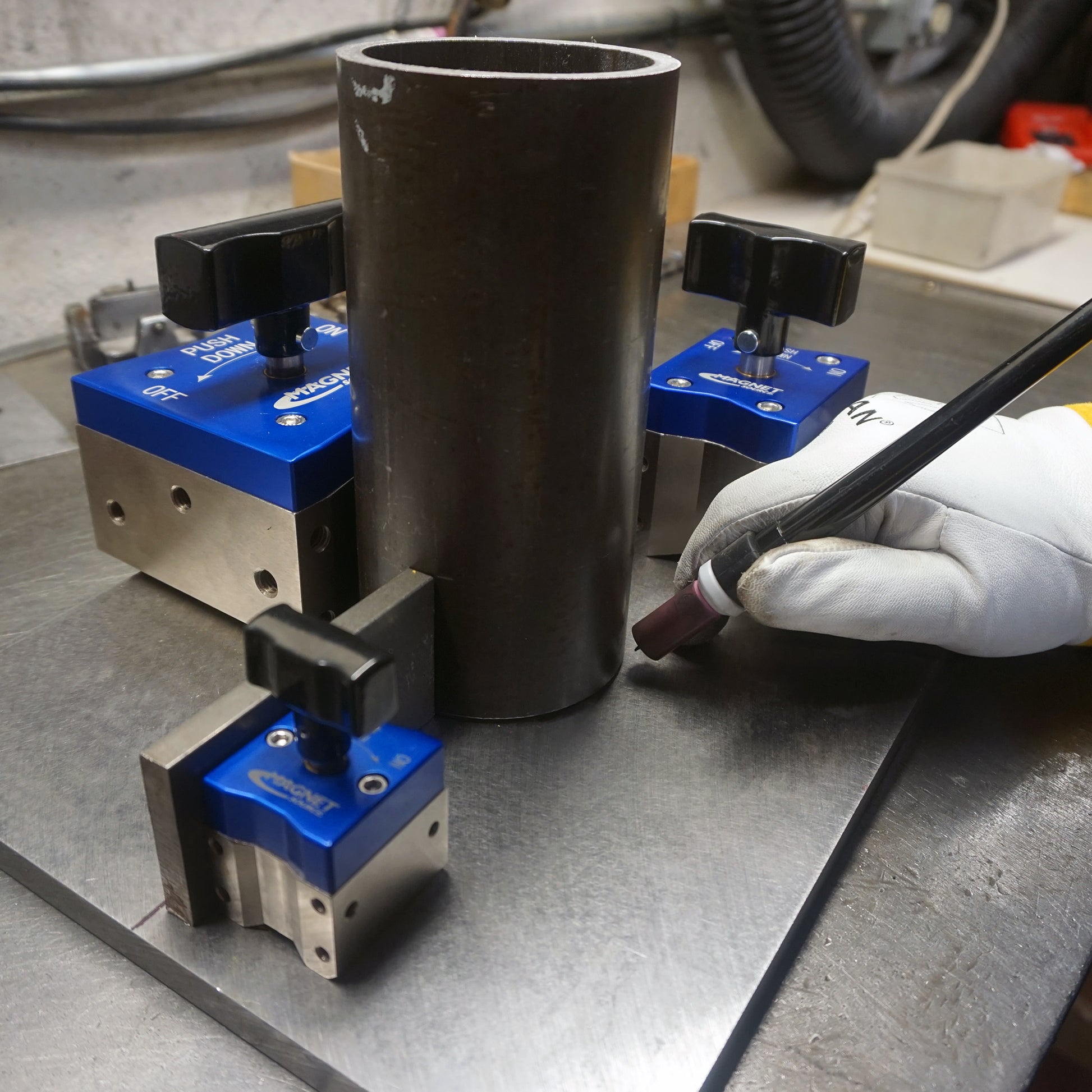Load image into Gallery viewer, MWS0150 Neodymium On/Off Magnetic Welding Square - 45 Degree Angle View