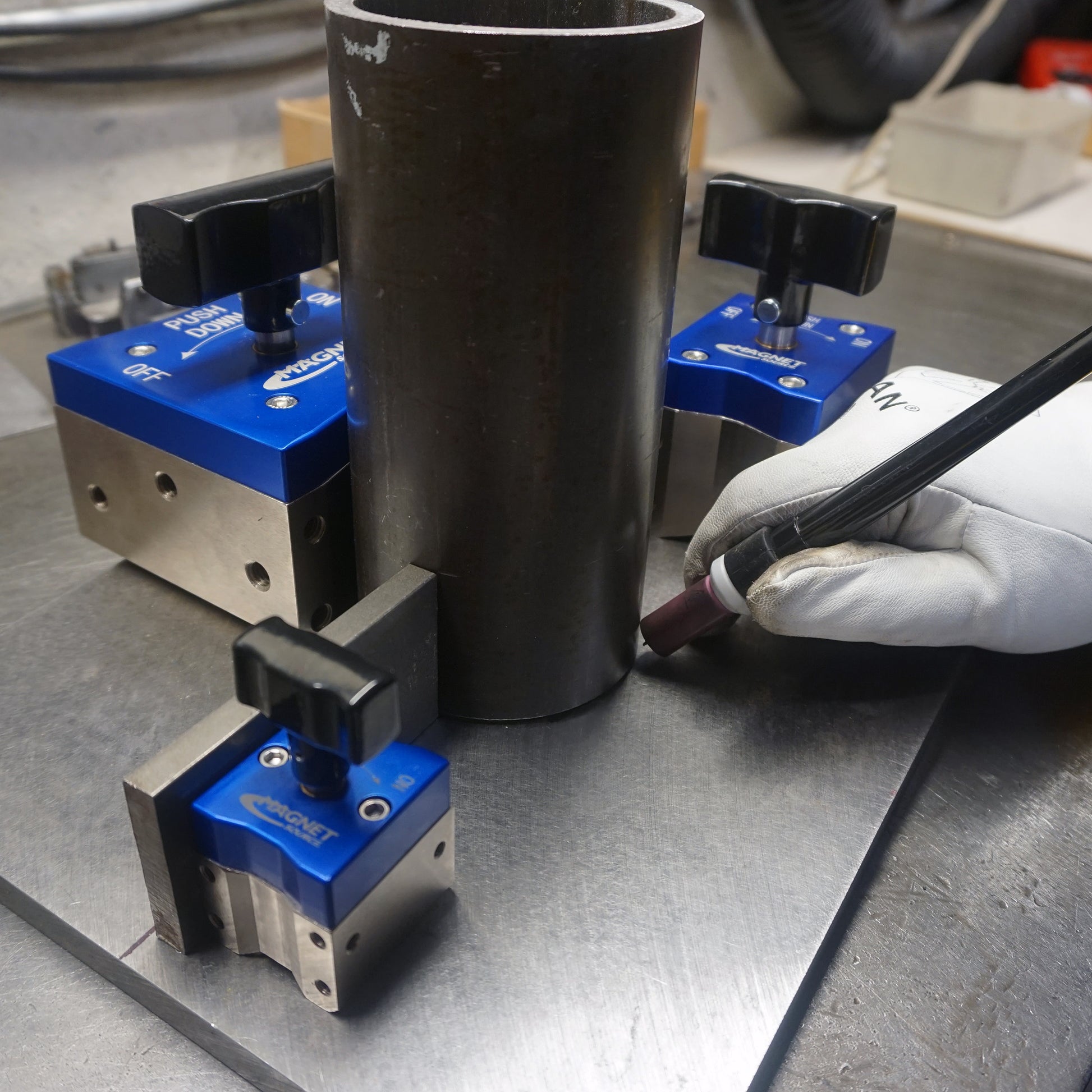 Load image into Gallery viewer, MWS0150 Neodymium On/Off Magnetic Welding Square - 45 Degree Angle View
