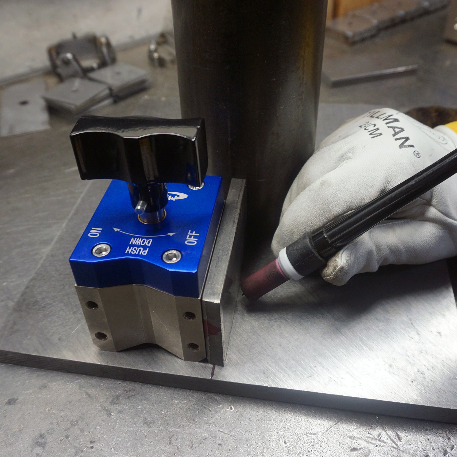 Load image into Gallery viewer, MWS0450 Neodymium On/Off Magnetic Welding Square - 45 Degree Angle View