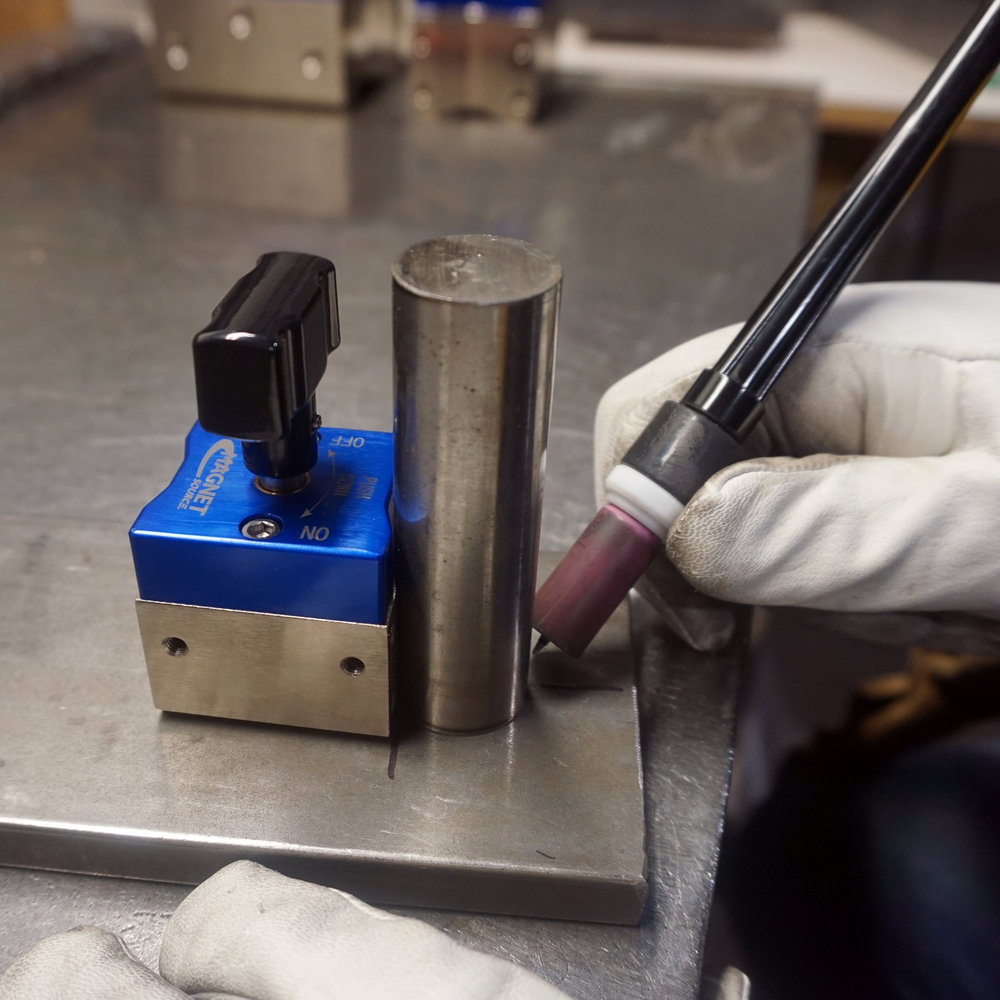 Load image into Gallery viewer, MWS0450 Neodymium On/Off Magnetic Welding Square - 45 Degree Angle View