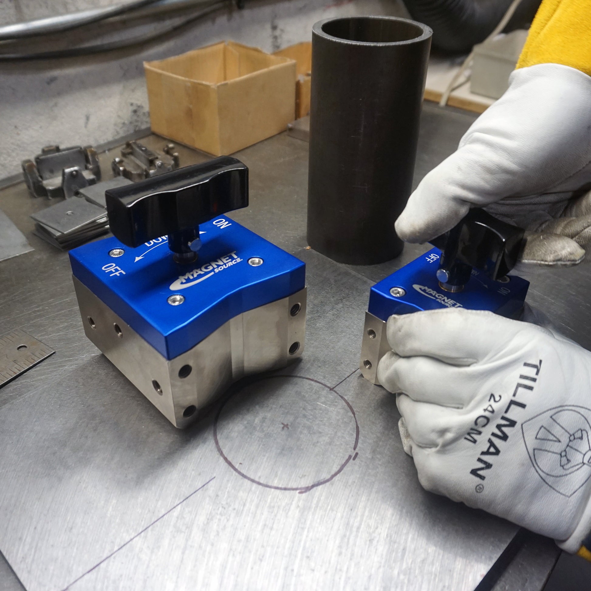 Load image into Gallery viewer, MWS1000 Neodymium On/Off Magnetic Welding Square - 45 Degree Angle View