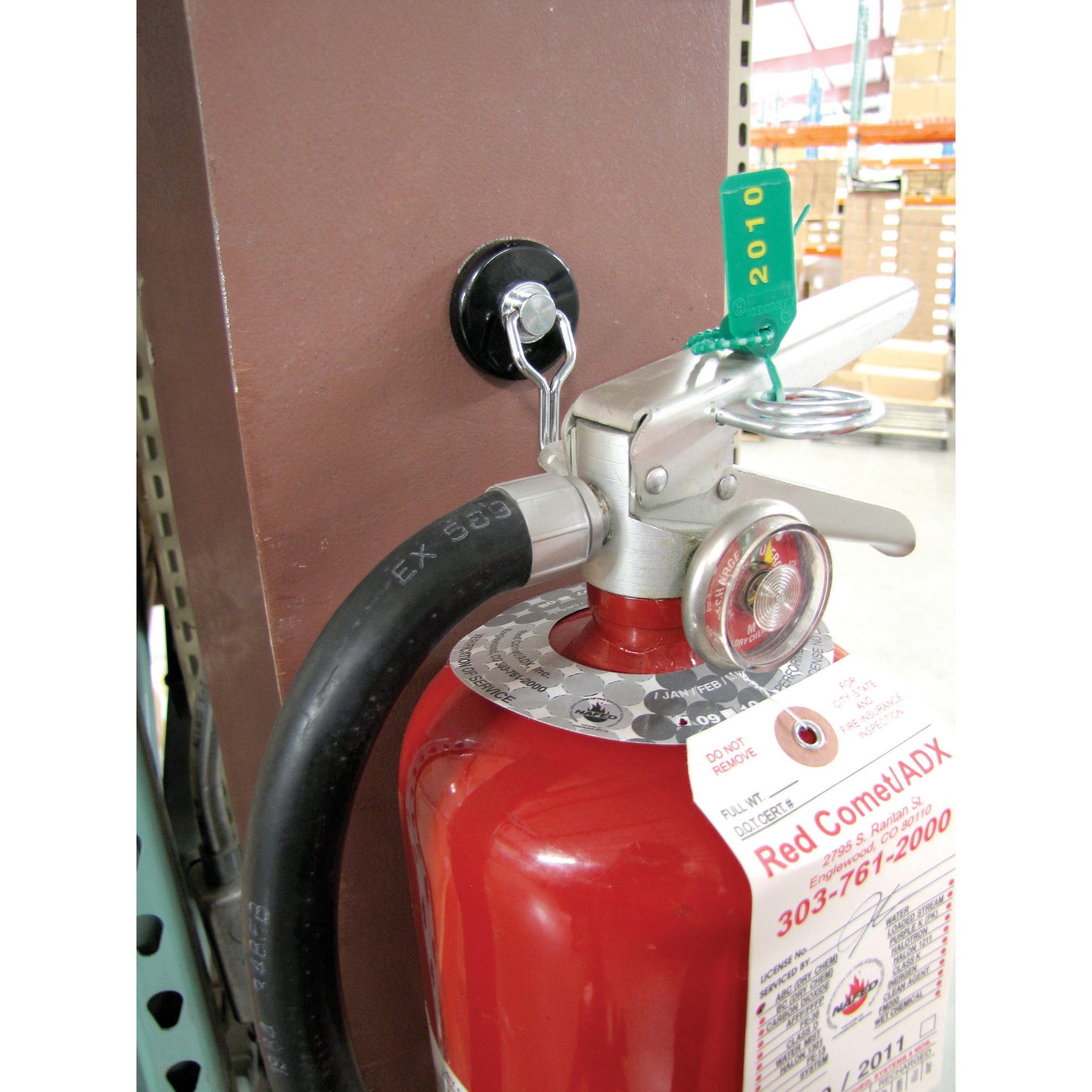 Load image into Gallery viewer, 07580 Neodymium Rotating and Swinging Magnetic Hook - In Use