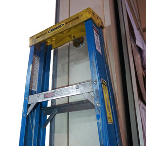 RB70BL-NEOBX Super Blue™ Neodymium Round Base Magnet - In Use