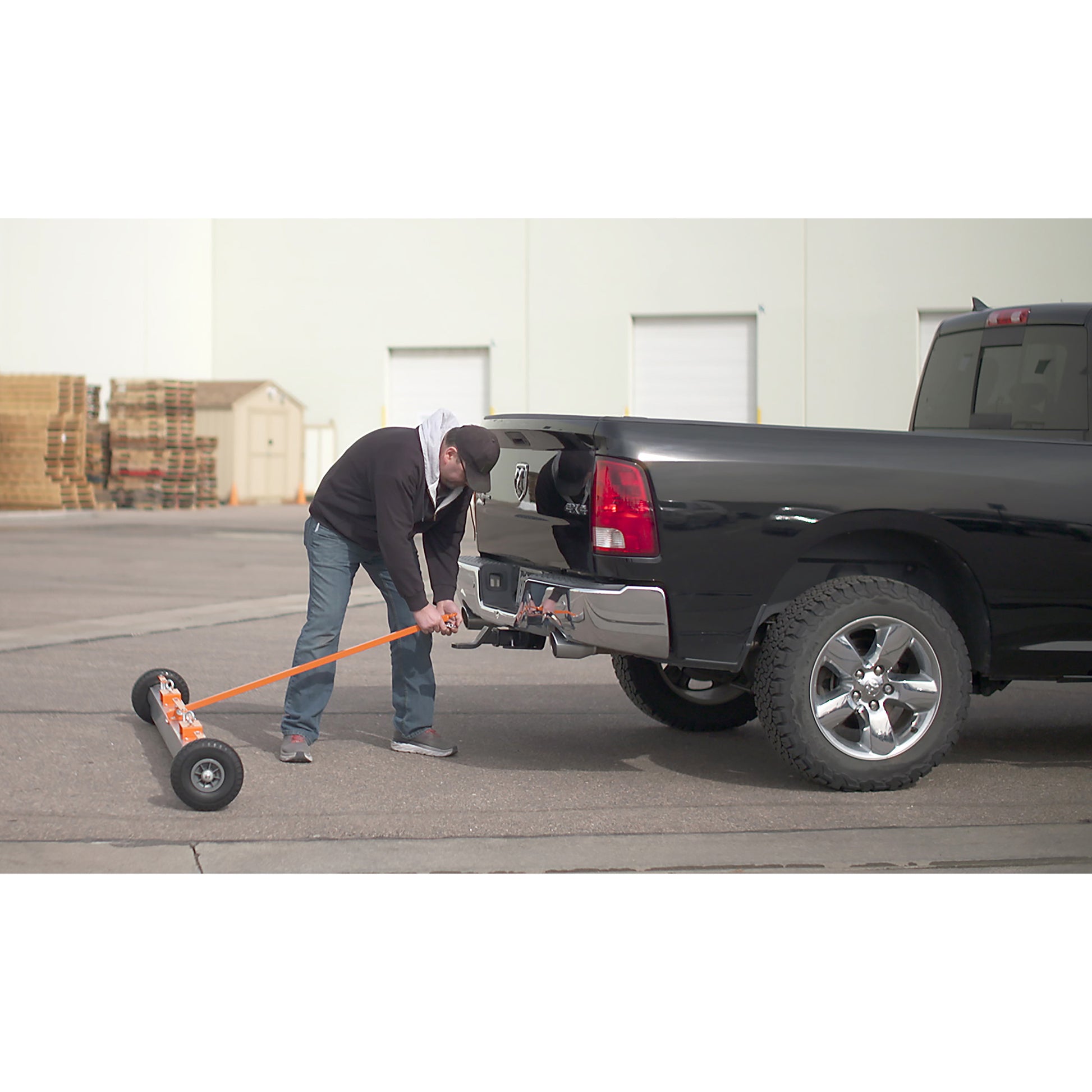 Load image into Gallery viewer, VSM-84 VersaSWEEP™ 4-in-1 Magnetic Sweeper with Quick Release - Tow Hook Up
