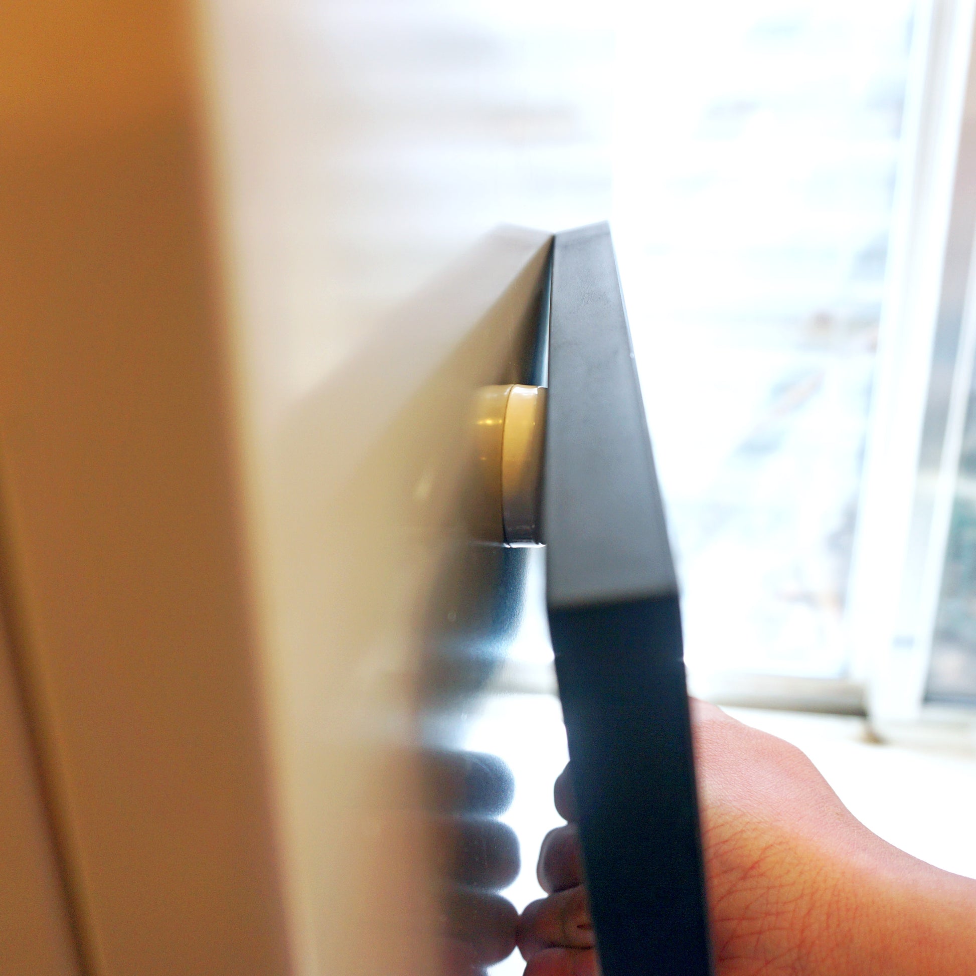Load image into Gallery viewer, MHHWP14 White Magnetic Base w/ Keyhole Knob - 